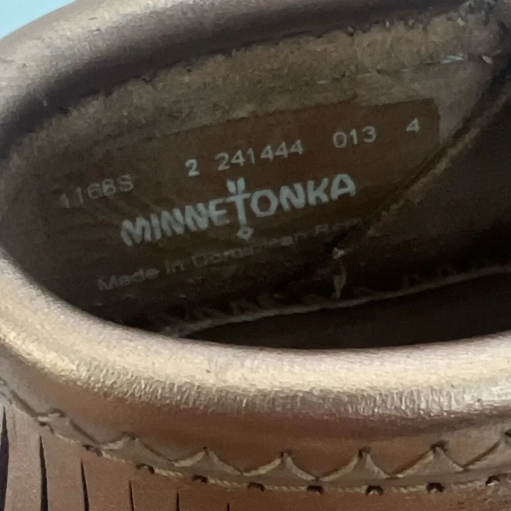 NIB Minnetonka Alex Infants Slip On Leather Moccasins Rose Gold Size 2 NEW 6-9 M